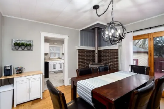 Classic Lansing Home: In the middle of everything