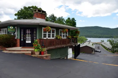 Scotty's Lakeside Resort Hotel di 