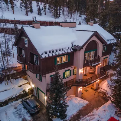 The Breckenridge Boutique Hotel Hotels near A-Chair
