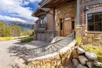 Amazing Pet-Friendly Executive Home, Ski-in Walk-Out - LR884 by Redawning - Bungalows