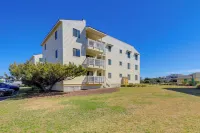 Emerald Isle Vacation Rental w/ Resort Pool! - Balkoner