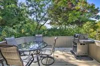 House w/ Balcony ~ 5 Mi to Cranmore Resort!
