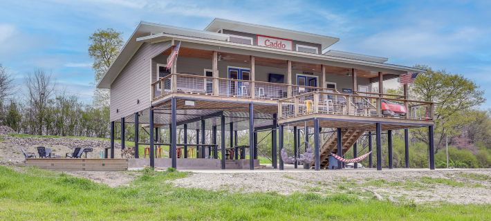 Riverfront 'Caddo Shack' Home w/ Views & Fire Pit Отели в г. Пайк