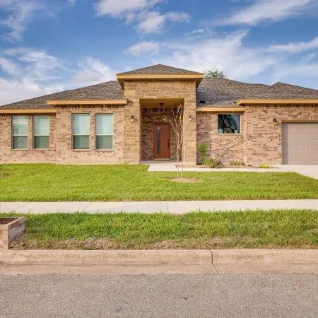 Wfh-Friendly Brownsville Home w/ Private Patio