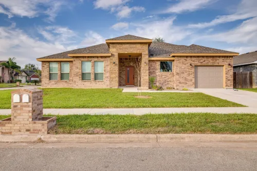 Wfh-Friendly Brownsville Home w/ Private Patio