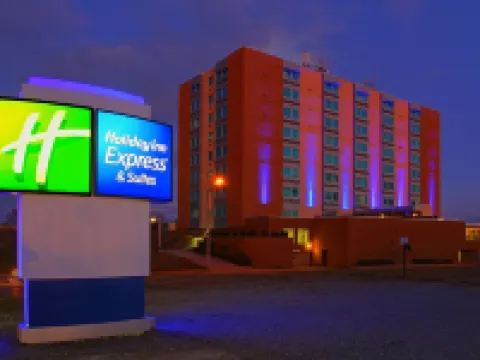 Holiday Inn Express & Suites PITTSBURGH WEST - GREEN TREE by IHG Hotels in Pittsburgh