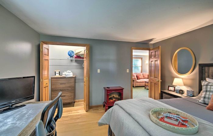 Charming Saco Home w/ Deck, 5 Mi to Beach!
