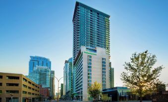 Holiday Inn & Suites MONTREAL CENTRE-VILLE OUEST by IHG