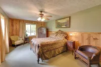 Fraziers Bottom Cabin on 800 Acres of Land w/ Lake - parking