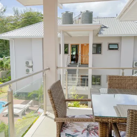 Palm Holiday Apartments