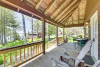 8 Mi to Saddleback Ski Area: Cabin w/ Fire Pit - 3성급