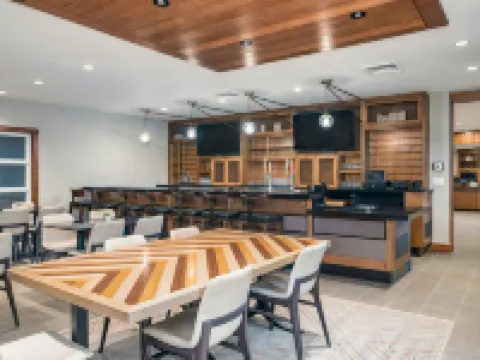 Four Points by Sheraton Bedford Manchester Airport Hotels in Hillsborough County