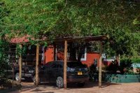 Mkomazi Hotels and Camp Sites - parkir