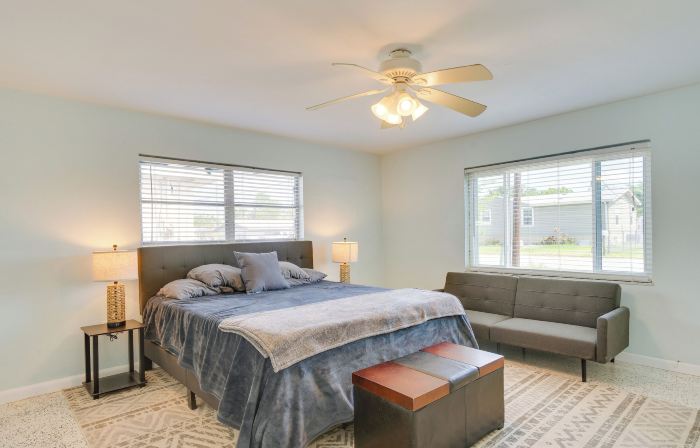 Waterfront Okeechobee Getaway w/ Backyard Dock!
