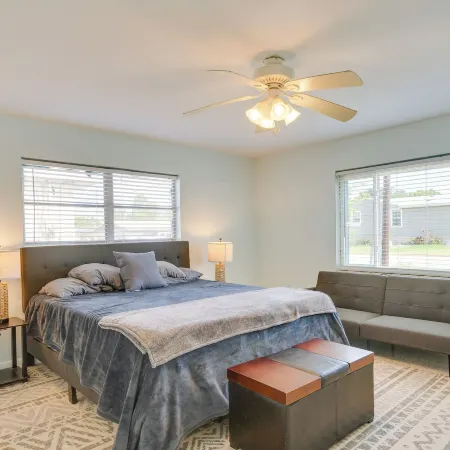 Waterfront Okeechobee Getaway w/ Backyard Dock!