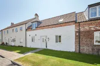 Host & Stay - Easton Meadows Holiday Cottage - parking