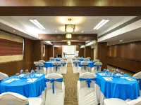 Park Ornate Hotel Viman Nagar Hotels near Osho Ashram