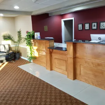 All Seasons Inn & Suites