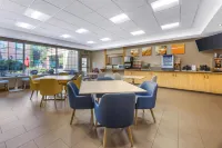 Comfort Suites Salem Hotels in Salem