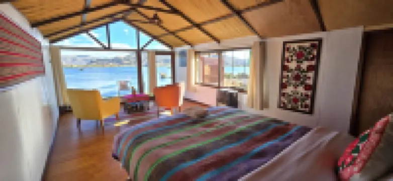 Uros Aruma Uro Lodge のホテル