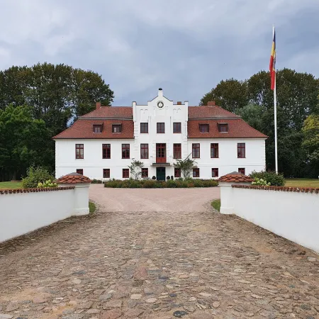 Historic Apartment in Gerdshagen with Garden