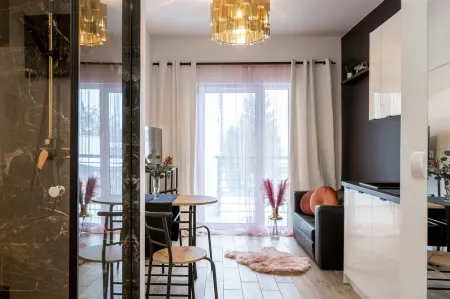 Adler Apartments Отели в г. Лодзь