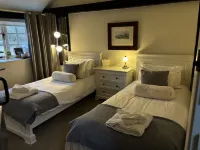 The Fox Goes Free Hotels in Midhurst