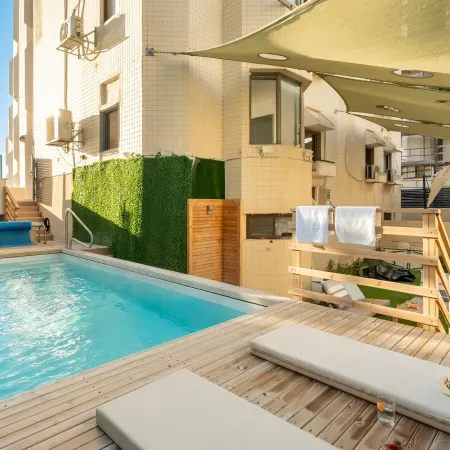 Netanya Beach & Pool Comfort Stay