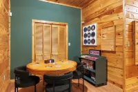 重新設計，熱水浴缸，火坑，檯球，皮金福奇河畔，Avantstay