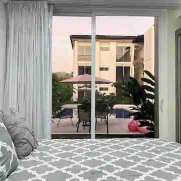 Modern beach Condo With Jacuzzi and pool Rooms