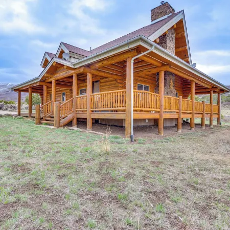 Spacious Rifle Cabin w/ Deck + Mountain Views!
