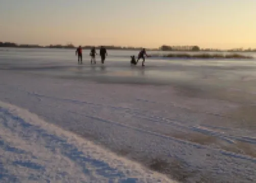 Canal-Side Stay, Giethoorn Hotels in Giethoorn