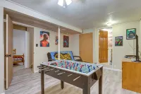 Spacious Aurora Retreat w/ Game Room + Hot Tub! - Homestays