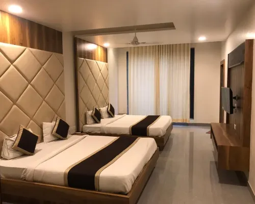 Divya Hotel & Restaurant فنادق في آبو روڈ