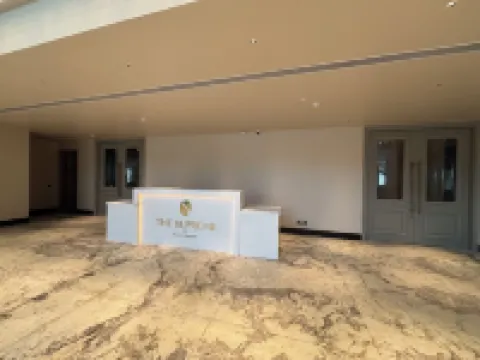 더 수프림 호텔 앤드 뱅큇