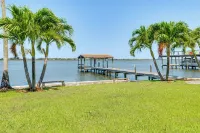 Riverfront Home w/ Private Dock on Merritt Island! - Homestays