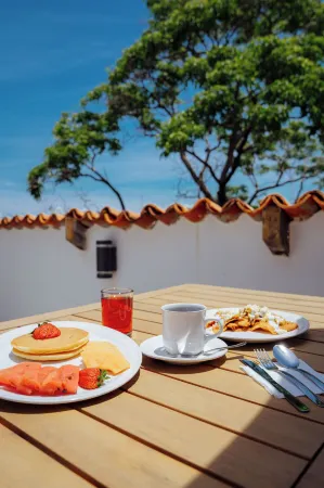 Hotel Casa Kavia Vallarta Отели рядом с достопримечательностью «Los Muertos Beach Pier»