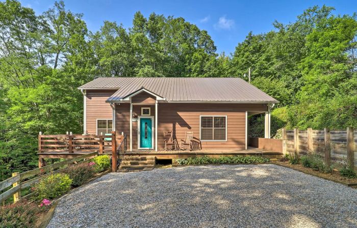 'Wolfe Creek Cabin': 10 Mi to Grandfather Mountain
