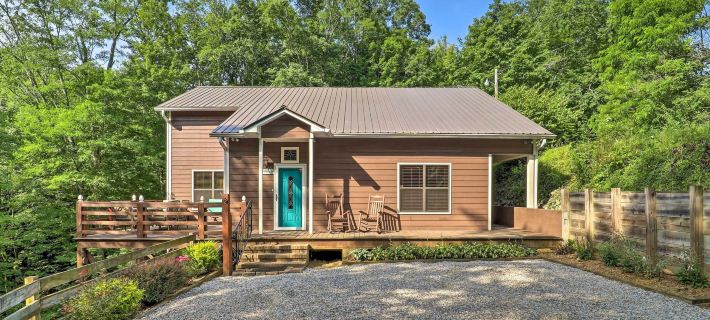 'Wolfe Creek Cabin': 10 Mi to Grandfather Mountain Hotels in Avery County
