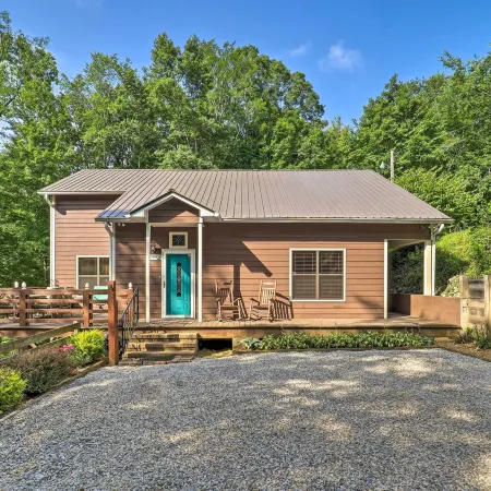 'Wolfe Creek Cabin': 10 Mi to Grandfather Mountain