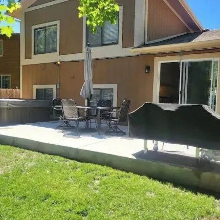 3Br Home with Hot Tub, Minutes to Denver & Boulder