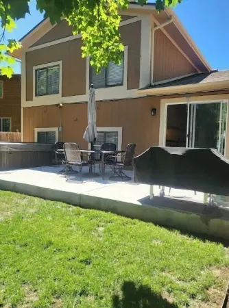 3BR Home w/ Hot Tub Near Downtown Denver & Boulder Отели рядом с достопримечательностью «Колледж Фронт Рейндж Коммьюнити»