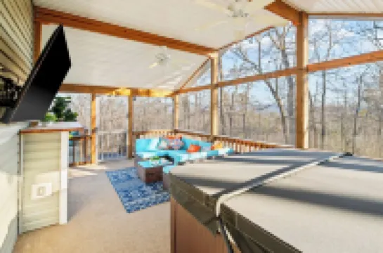 NEW Cozy Secluded Mountain Cabin: Hot Tub with Views, Pets OK, Firepit & Smores