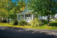 Captains Cottage Sleeps 6!