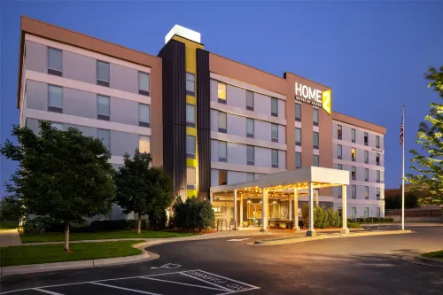 Home2 Suites by Hilton Roseville Minneapolis - parking