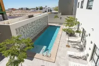 Laguna Shores Resort - Uima-altaat