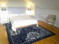 SPACIOUS Beachside Family Oasis: 5BR/4BA Home Steps to First Beach!