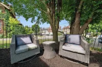 Chic City Retreat 93H - Apartments