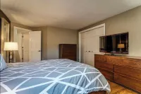 Private oasis by Ogunquit beach!! Hotels near Perkins Cove