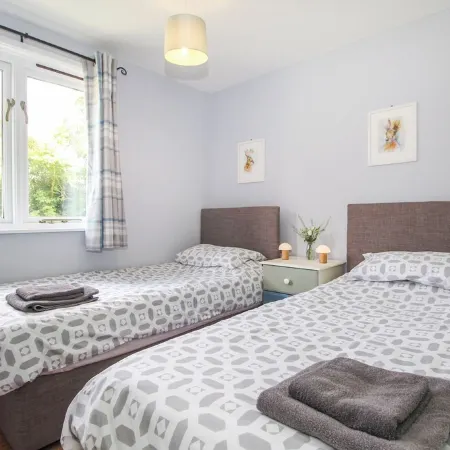 Lord Derby, Cottage with pool & hot tub, tranquil setting,20min from Southwold